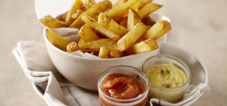 Cartofi pai Mama's cu ketchup de casă și maioneză cu anșoa